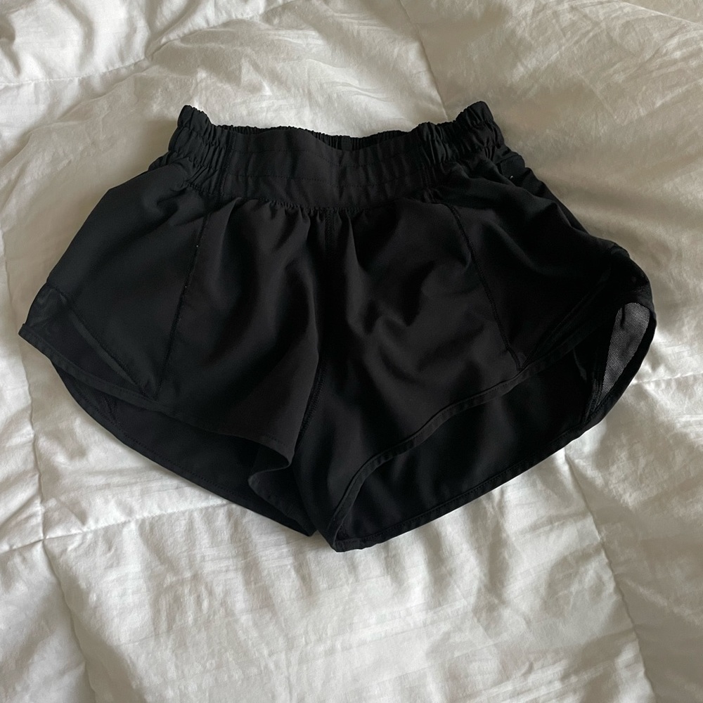 Lululemon black Hotty hot shorts Sz 0